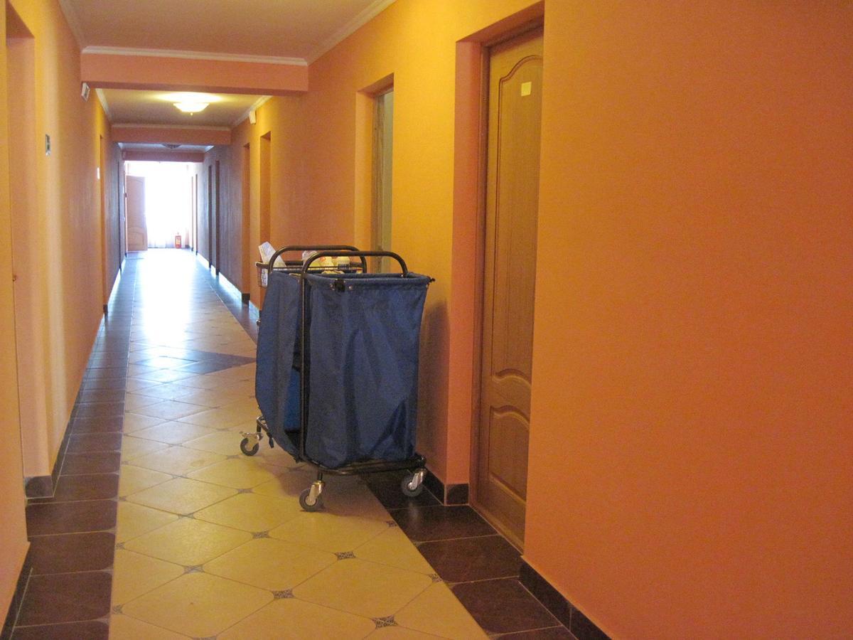 Hotel Mosty Masty Екстериор снимка